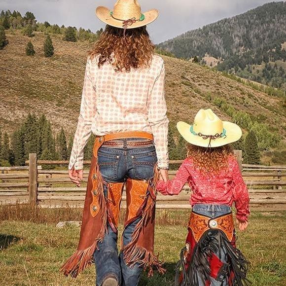 Meet your Posher, Candice - Picture 1 of 1